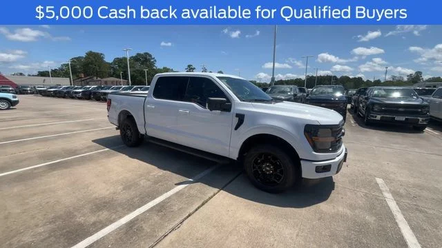 New 2026 Oxford White Ford XLT image 2