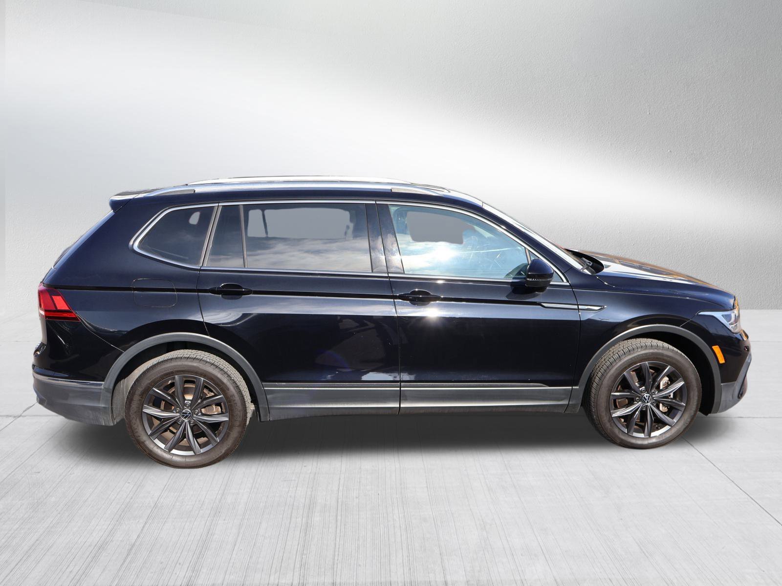 2022 Volkswagen Tiguan SE - Photo 8