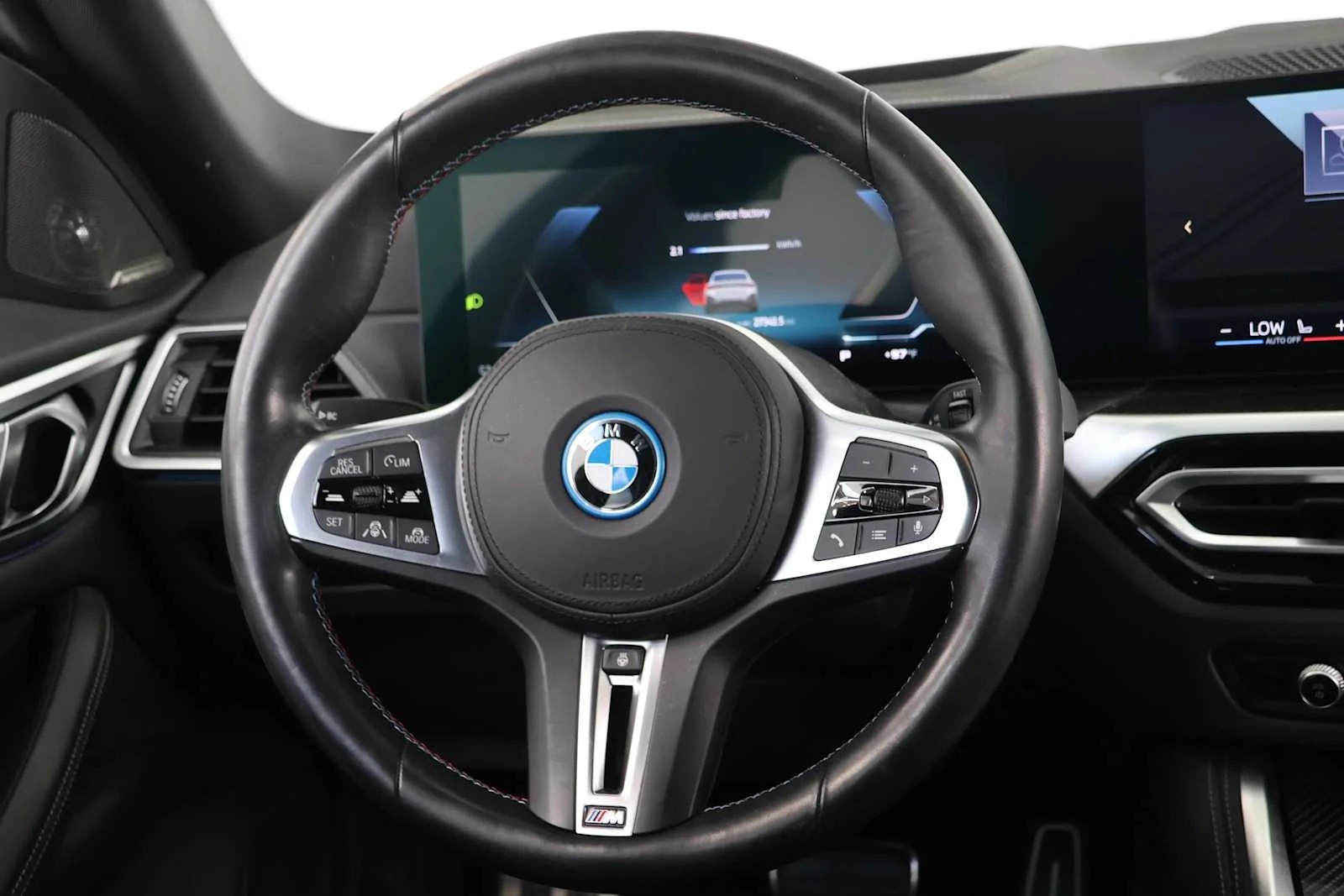Certified Used 2024 Mineral White Metallic BMW M50 image 22