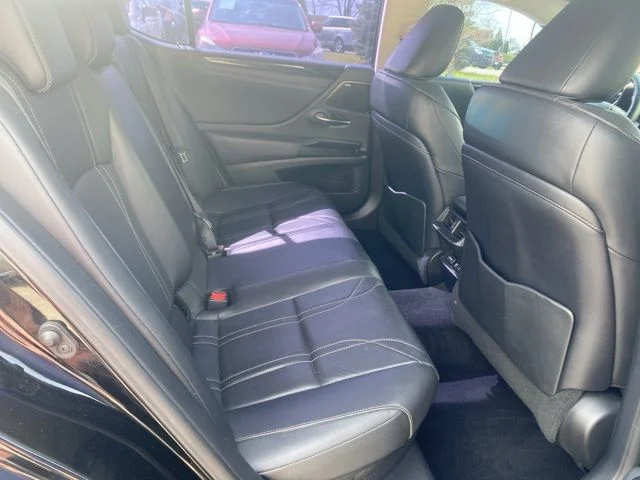 Used 2021 Black Lexus 300h Luxury image 23