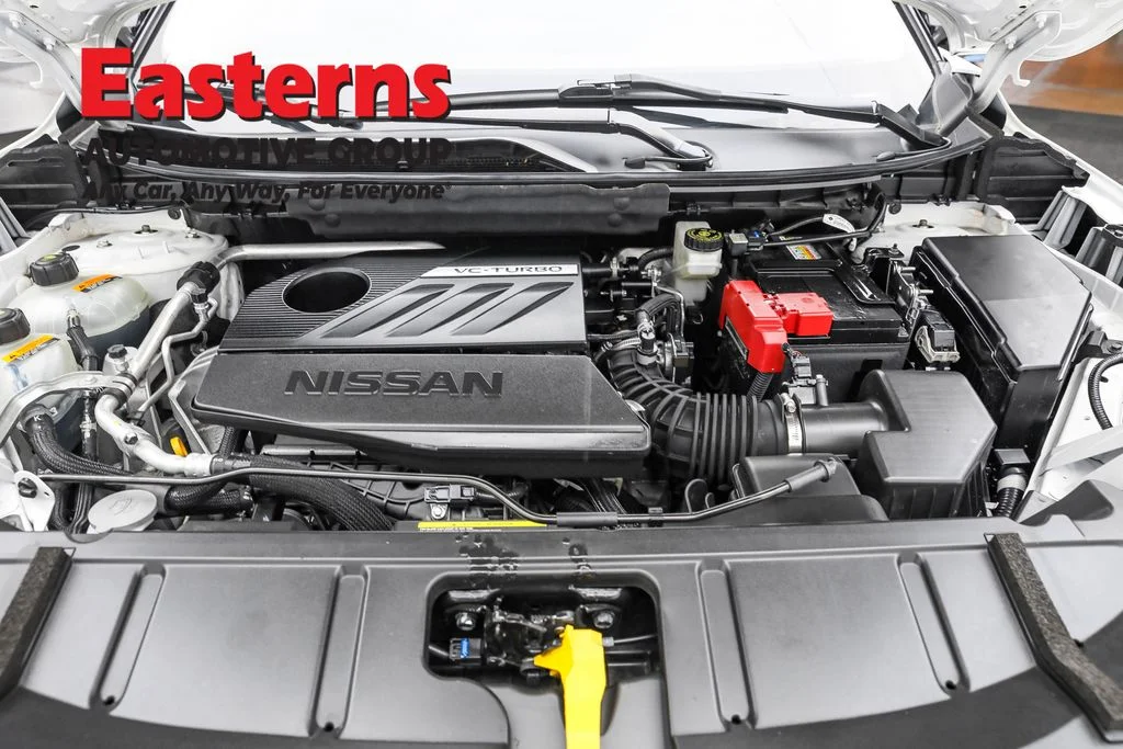 Used 2023 White Nissan SL image 7