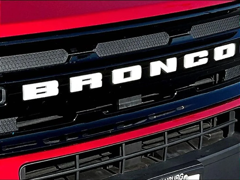 Used 2021 Red Ford Outer Banks image 40