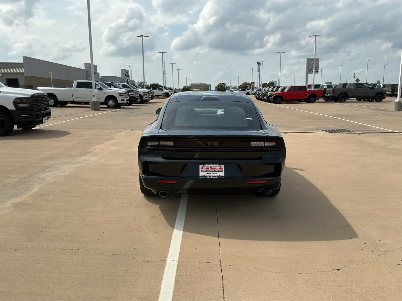 New 2026 Diamond Black Crystal Pearlcoat Dodge R/T image 6