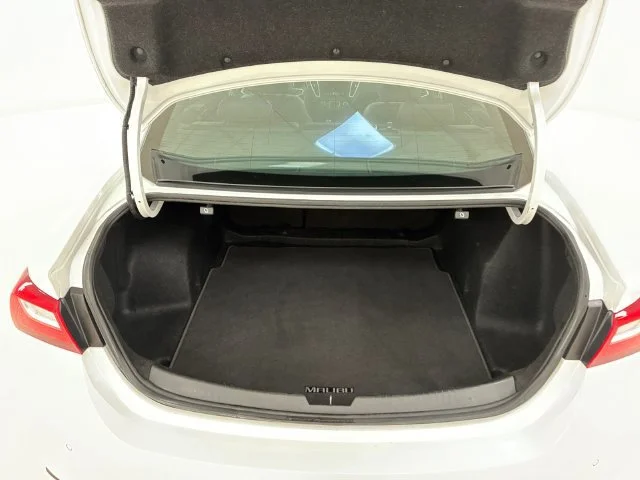 Certified Used 2018 IRIDESCENT PEARL TRICOAT Chevrolet Premier image 17