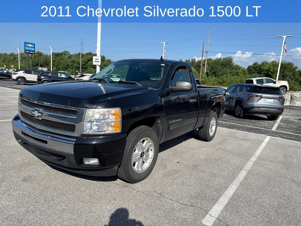 Used 2011 Chevrolet Silverado 1500 LT with VIN 1GCNKSE04BZ132617 for sale in Mooresville, IN