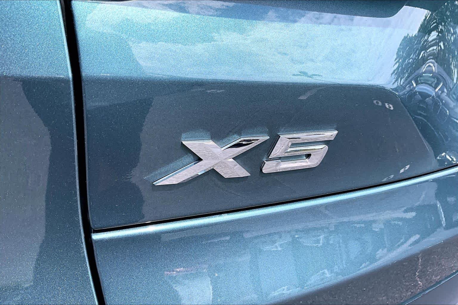Used 2024 Blue Ridge Mountain Metallic BMW xDrive40i image 31
