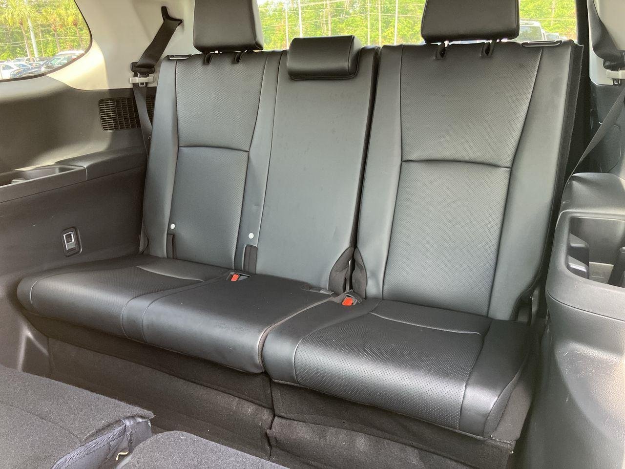 Used 2024 White (Wind Chill Pearl) Toyota XLE AWD image 26