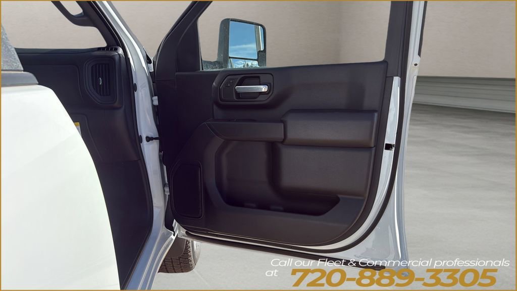 New 2025 Summit White Chevrolet WT image 21