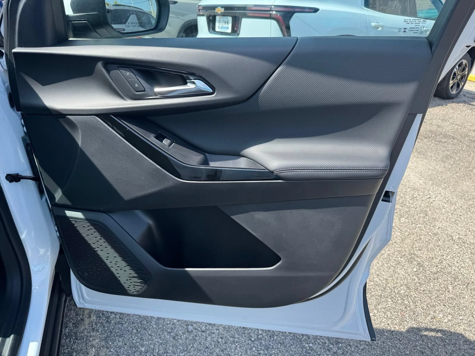 2027 Chevrolet Equinox LT - Photo 32