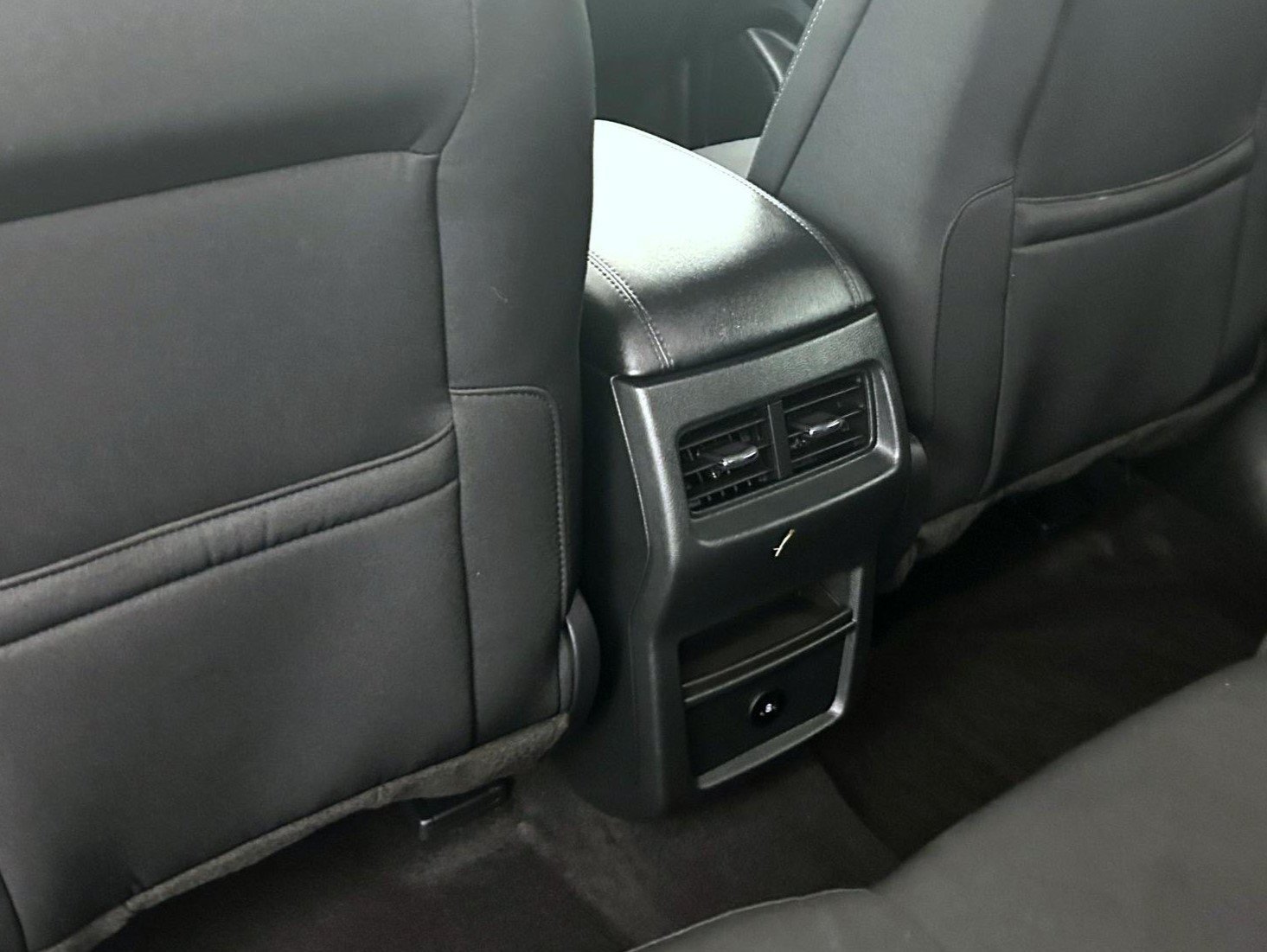 Used 2024 Blue Metallic Ford SE image 21
