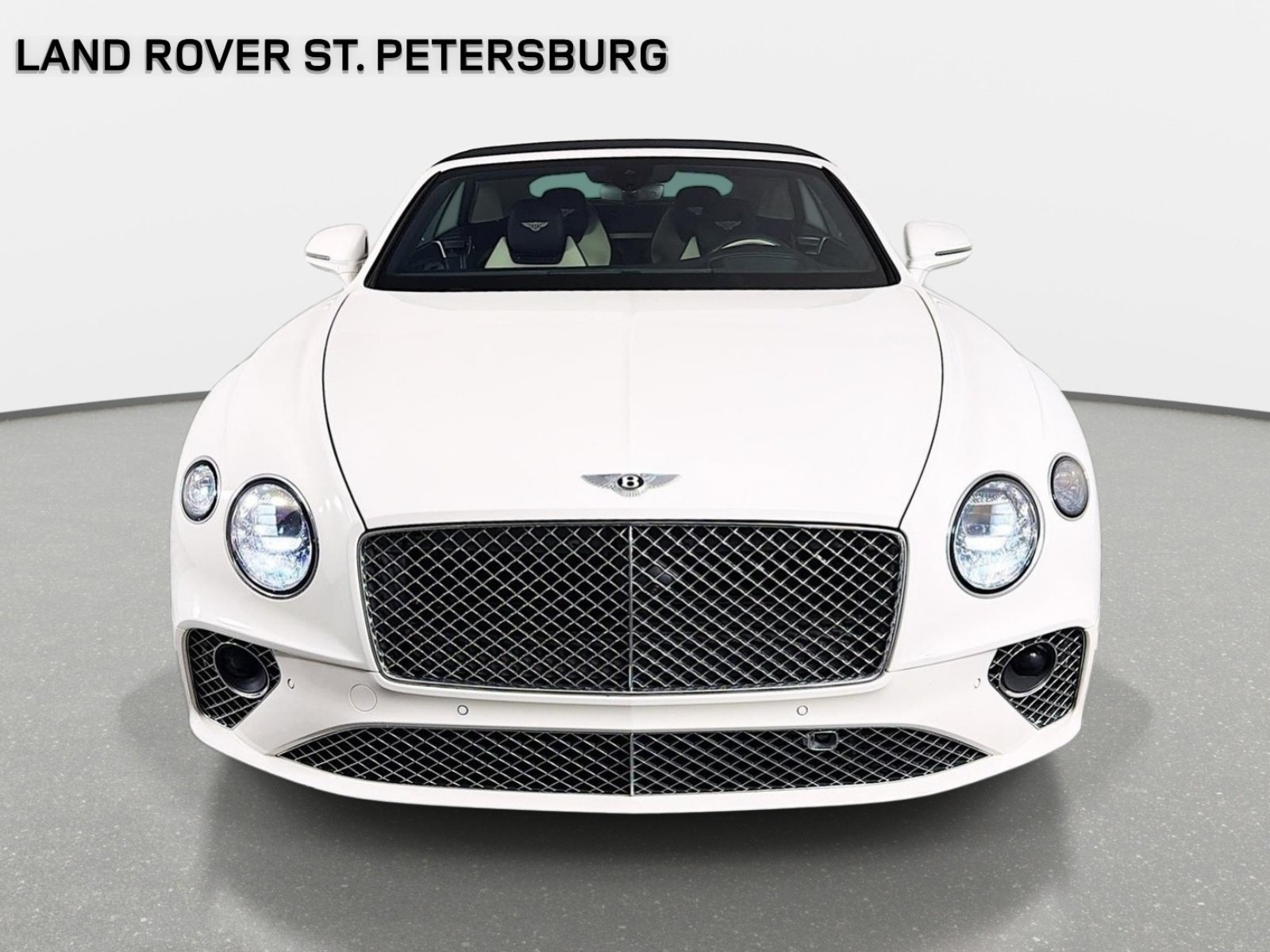 Used 2022 White Bentley V8 image 2