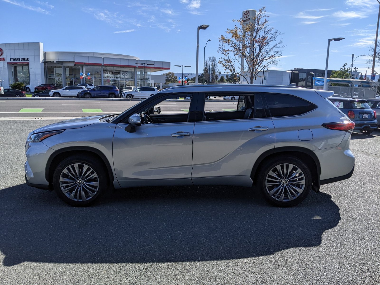 Used 2022 Celestial Silver Metallic Toyota Platinum image 9