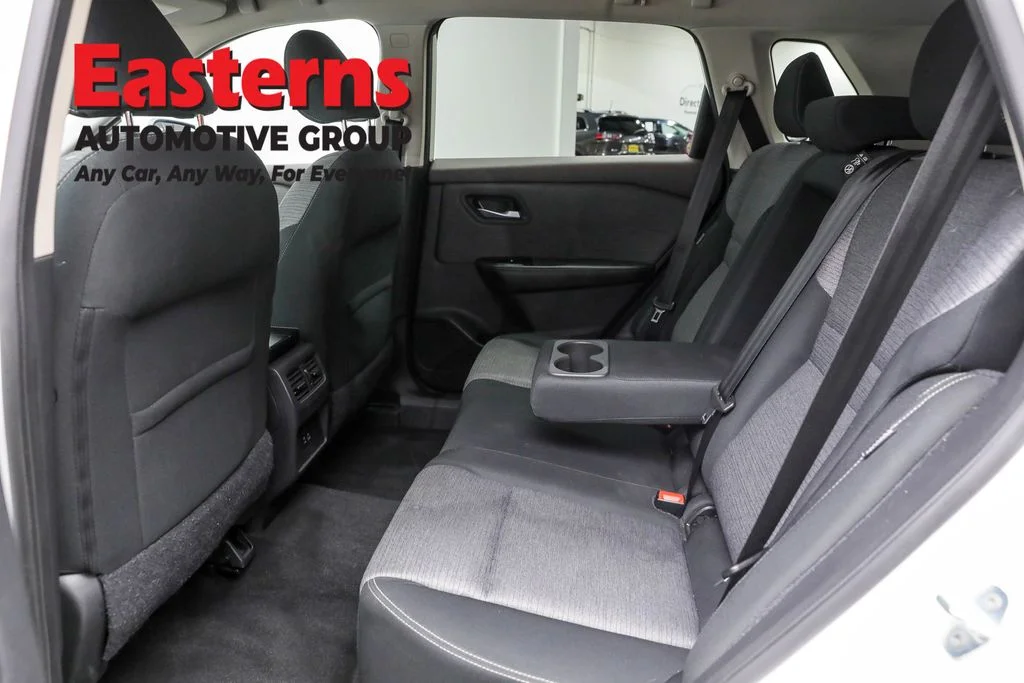 Used 2022 White Nissan SV image 21