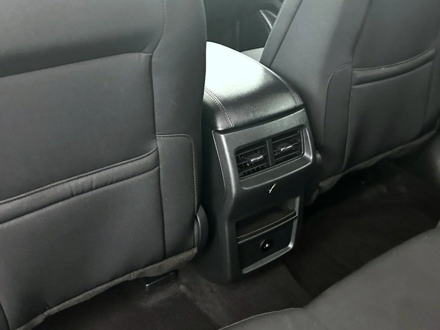 Used 2024 Blue Ford SE image 21