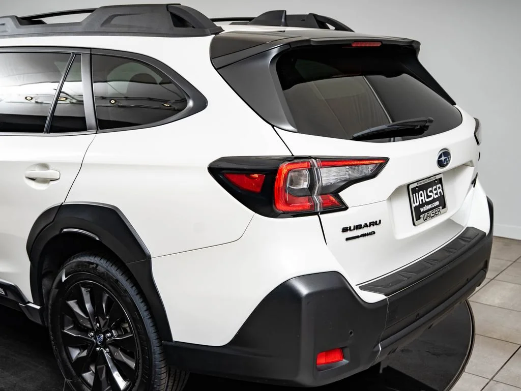 Used 2025 Crystal White Pearl Subaru Onyx Edition XT image 19
