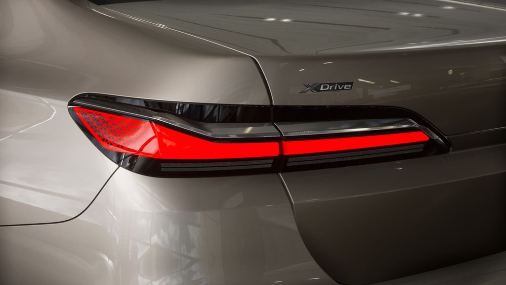 2026 BMW 7 Series 750e - Photo 35