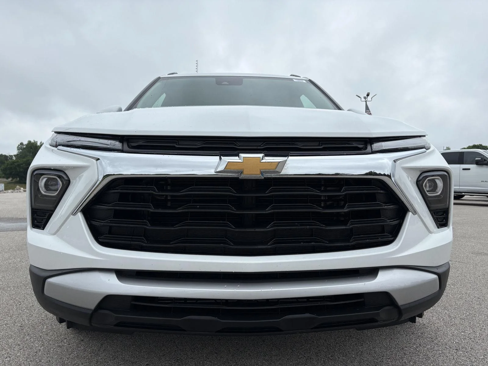Used 2025 Summit White Chevrolet LT image 19