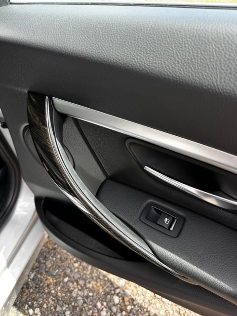 Used 2018 Glacier Silver Metallic BMW 328d image 17