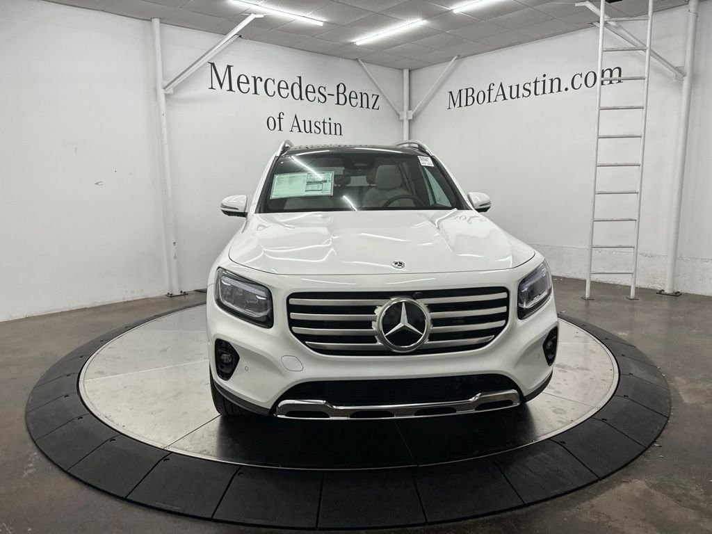 New 2026 Polar White Mercedes-Benz GLB 250 image 2