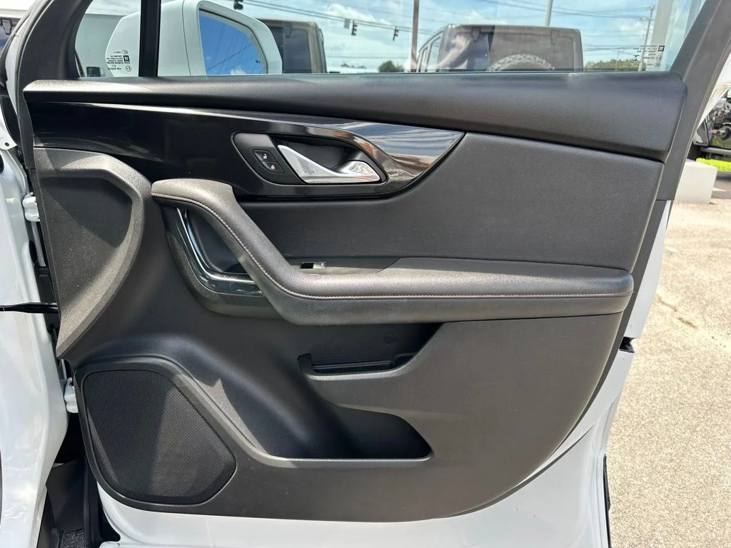 Used 2019 White Chevrolet RS image 20