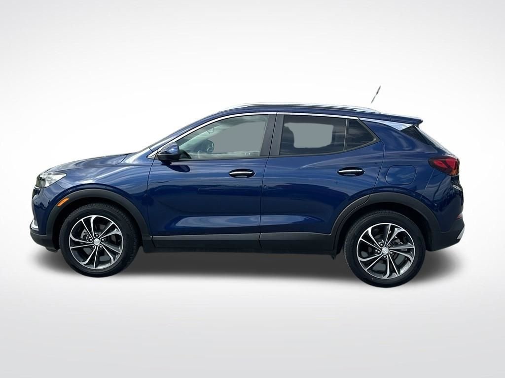 Used 2023 Blue Buick Select image 3