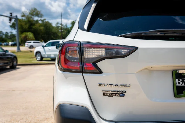 Used 2021 Crystal White Pearl Subaru Premium image 16