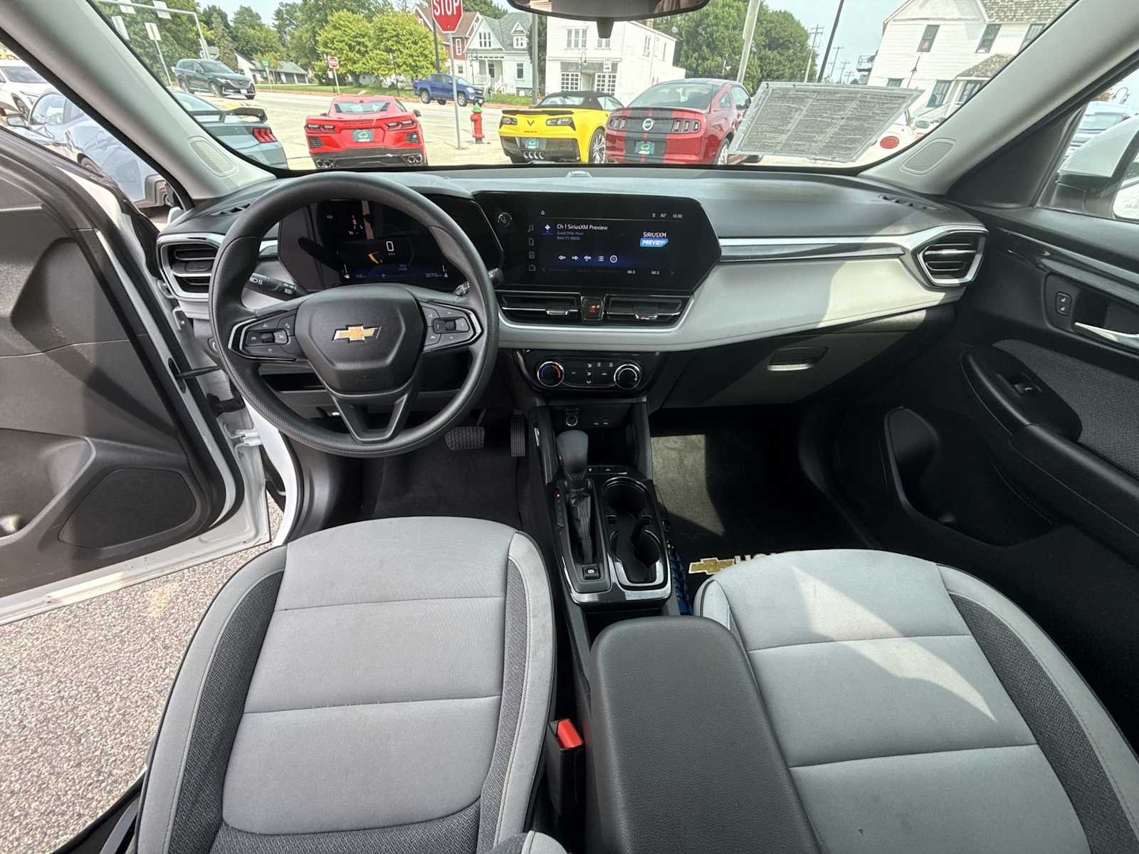 Certified Used 2025 Summit White Chevrolet LT image 18