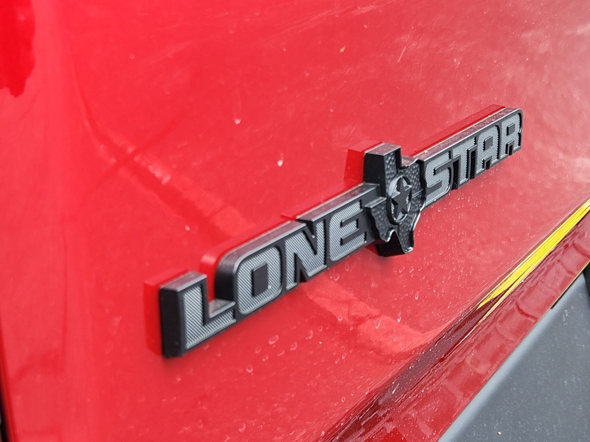 New 2026 Molten Red Pearl-Coat Exterior Paint RAM Big Horn/Lone Star image 9