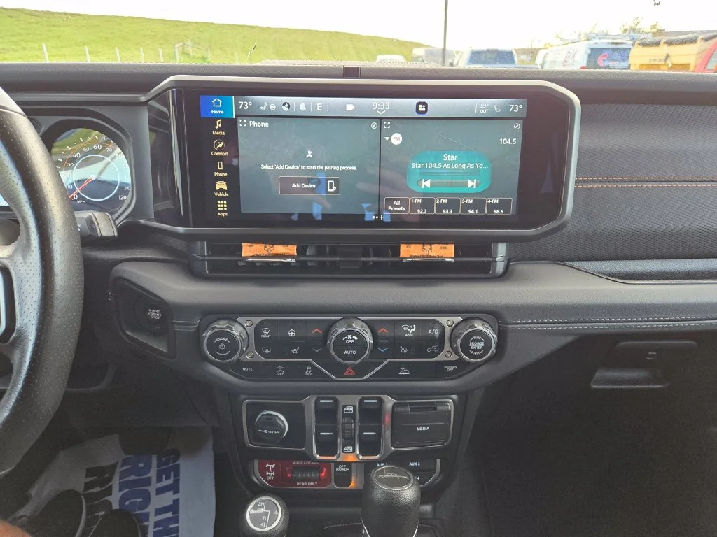 Used 2024 Gray Jeep Mojave image 19