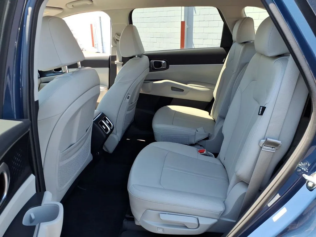 Used 2025 Black Kia EX image 30