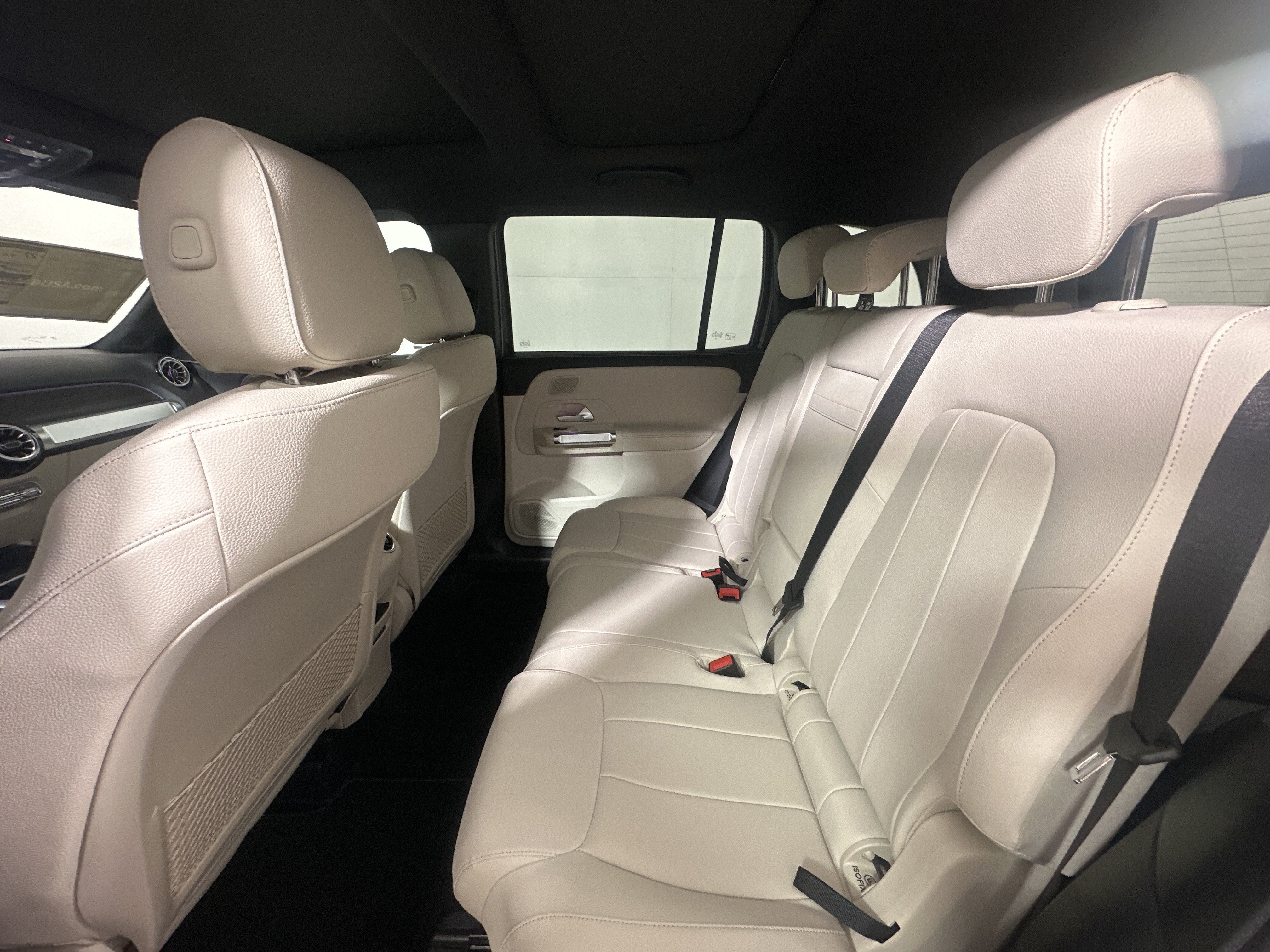 New 2026 Mountain Grey Metallic Mercedes-Benz GLB 250 image 22