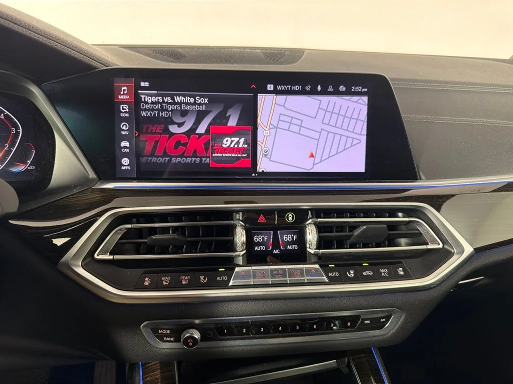 Used 2019 Black Sapphire Metallic BMW xDrive40i image 30