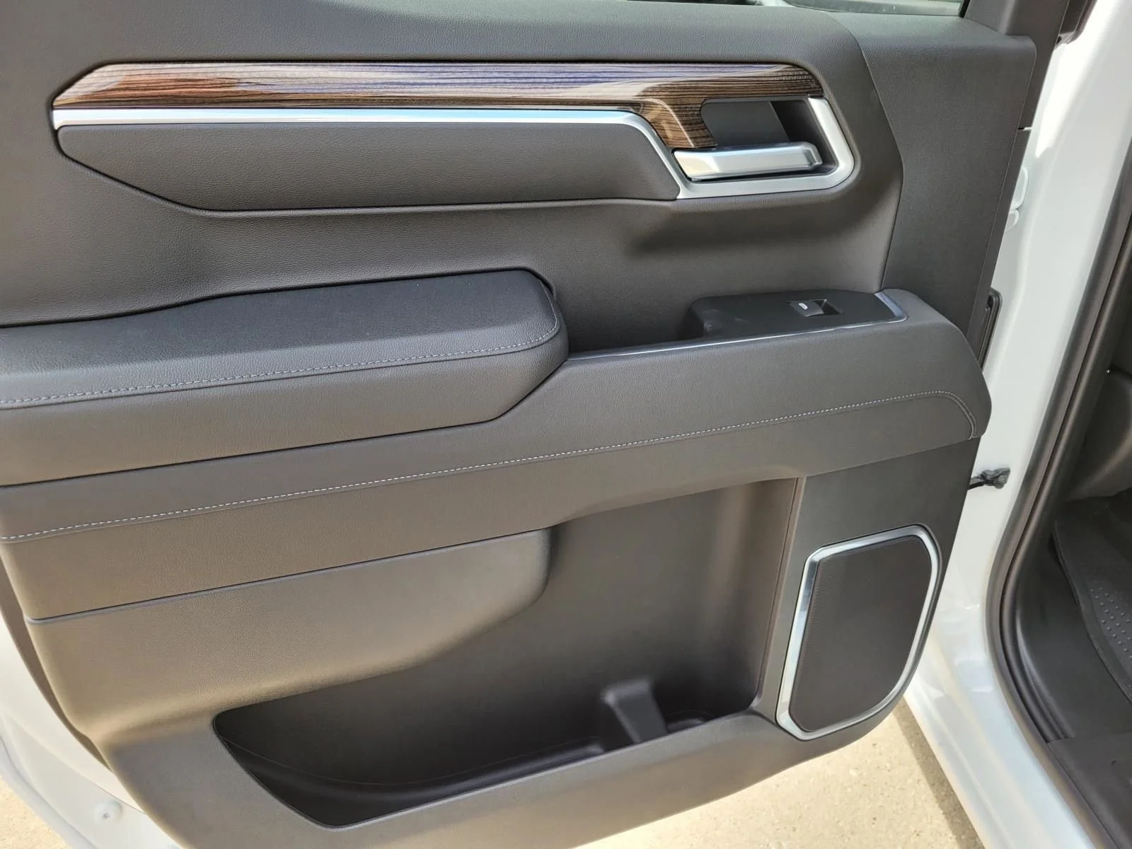 2026 Chevrolet Silverado 1500 RST - Photo 8