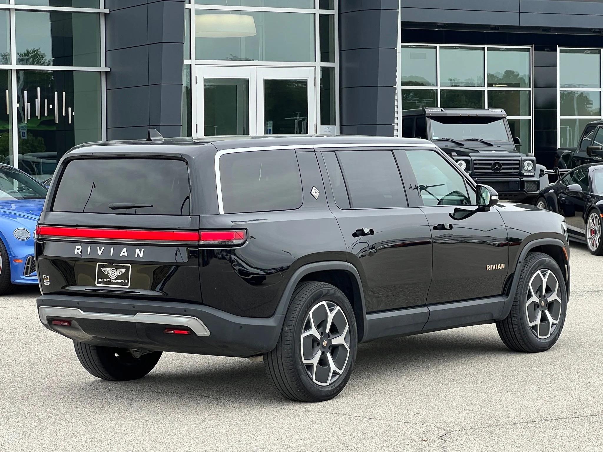 Used 2024 Black Rivian Adventure image 14
