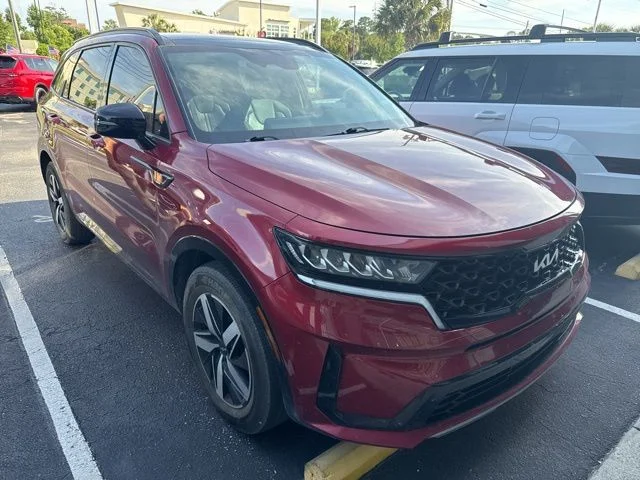 Used 2022 Red Kia S image 10
