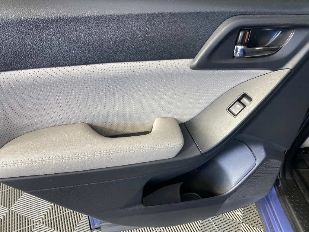 Used 2015 Quartz Blue Subaru 2.5i Limited image 24