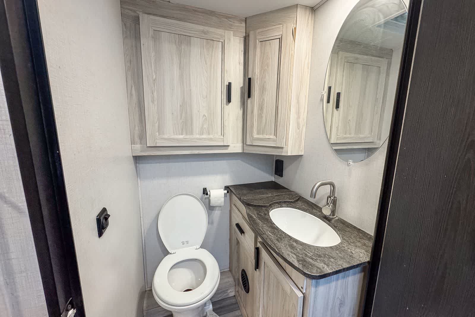 Used 2023 Oxford White Ford  image 15
