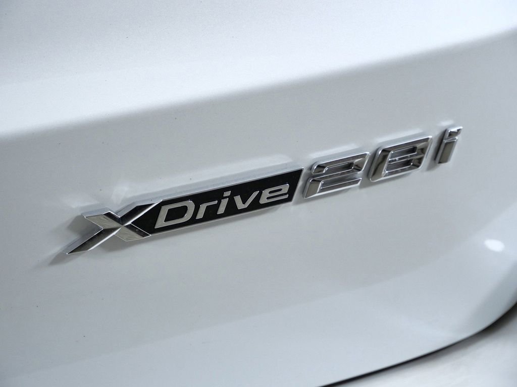New 2026 Mineral White Metallic BMW xDrive28i image 12