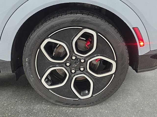 Used 2024 Gray Ford GT image 30