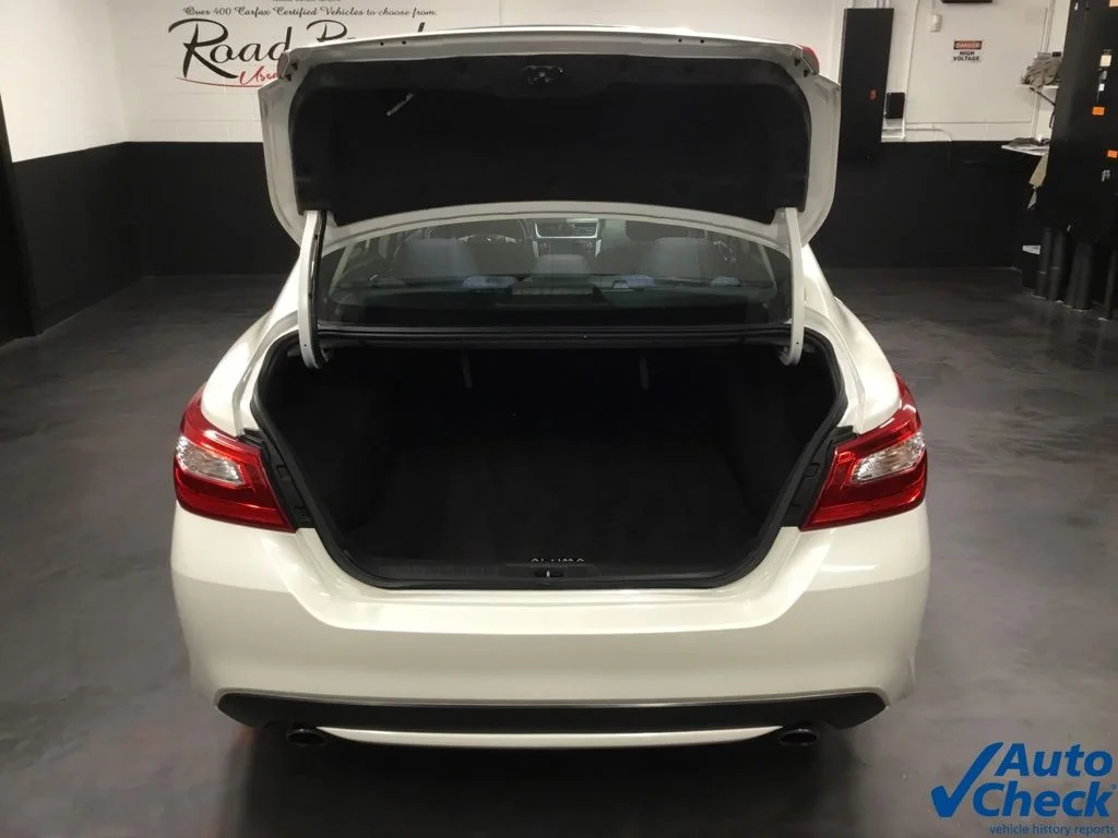 Used 2016 White Nissan 2.5 SV image 12