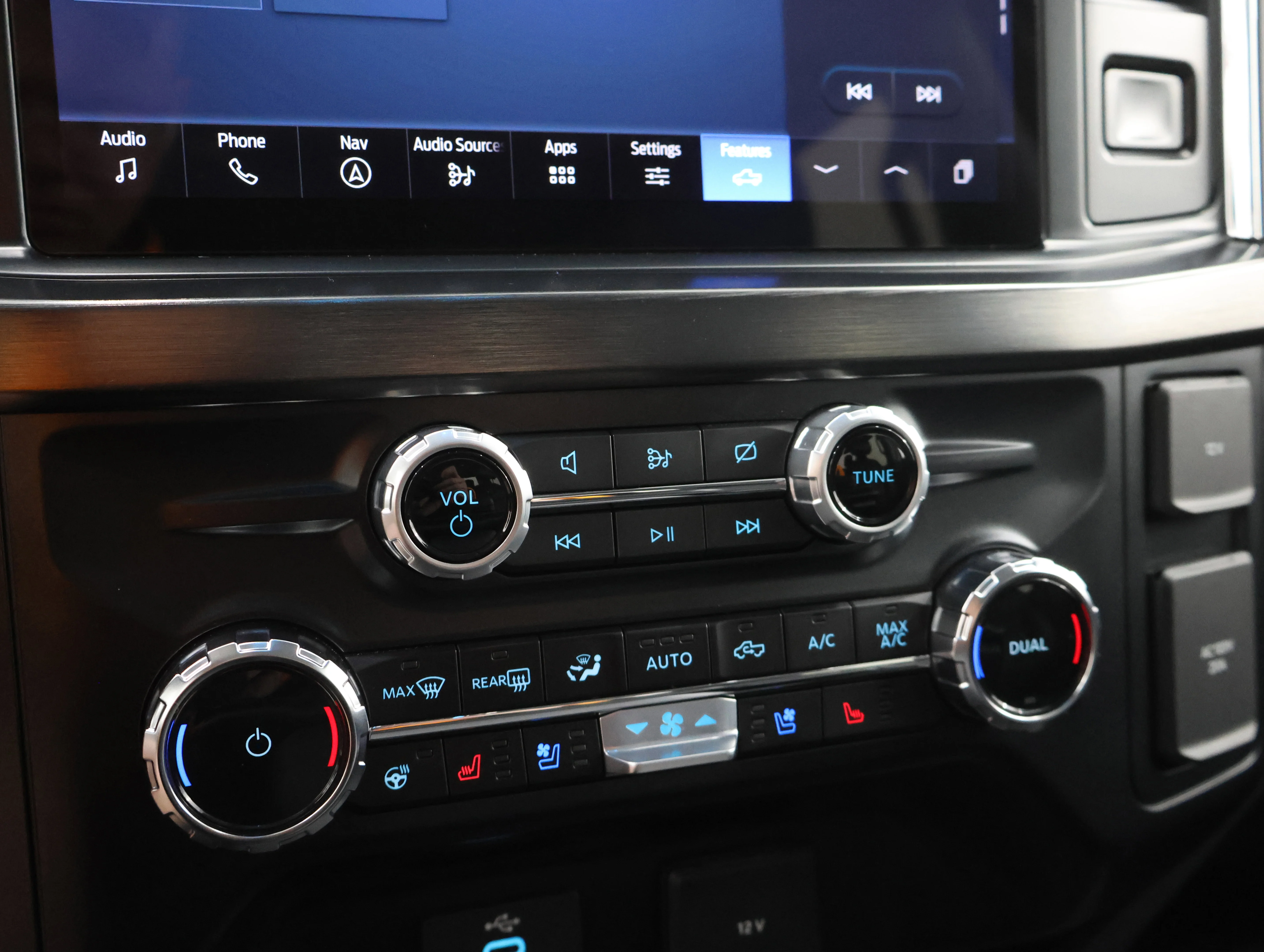Used 2024 Oxford White Ford Lariat image 60