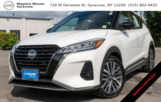 2023 Nissan Kicks SR