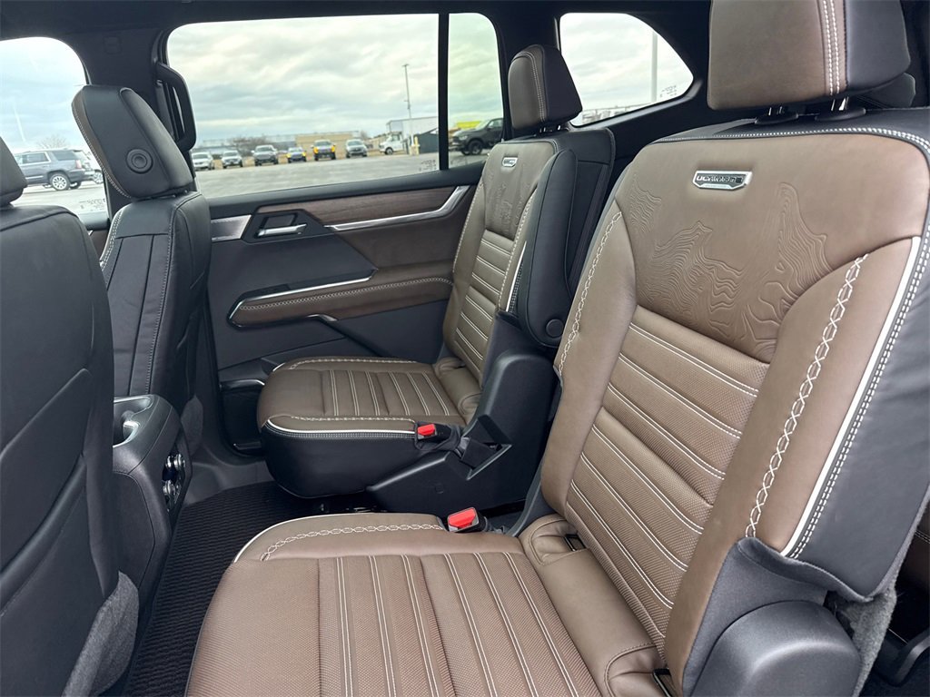 2026 GMC ACADIA - Image 29