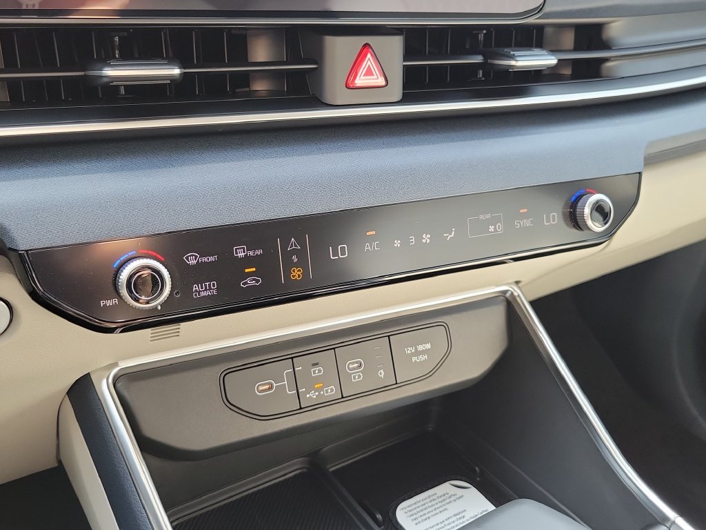 New 2026 Snow White Pearl Kia EX image 33