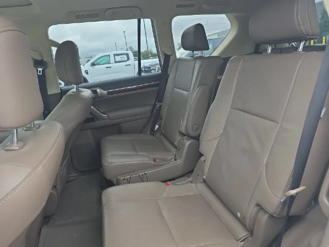 Used 2019 White Lexus 460 image 15
