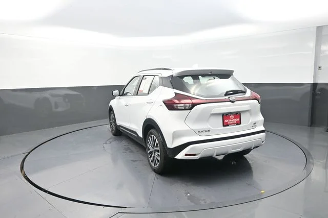 Used 2024 White Nissan SR image 82