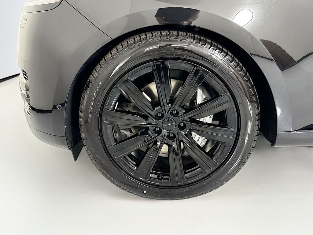New 2026 Santorini Black Land Rover SE image 30