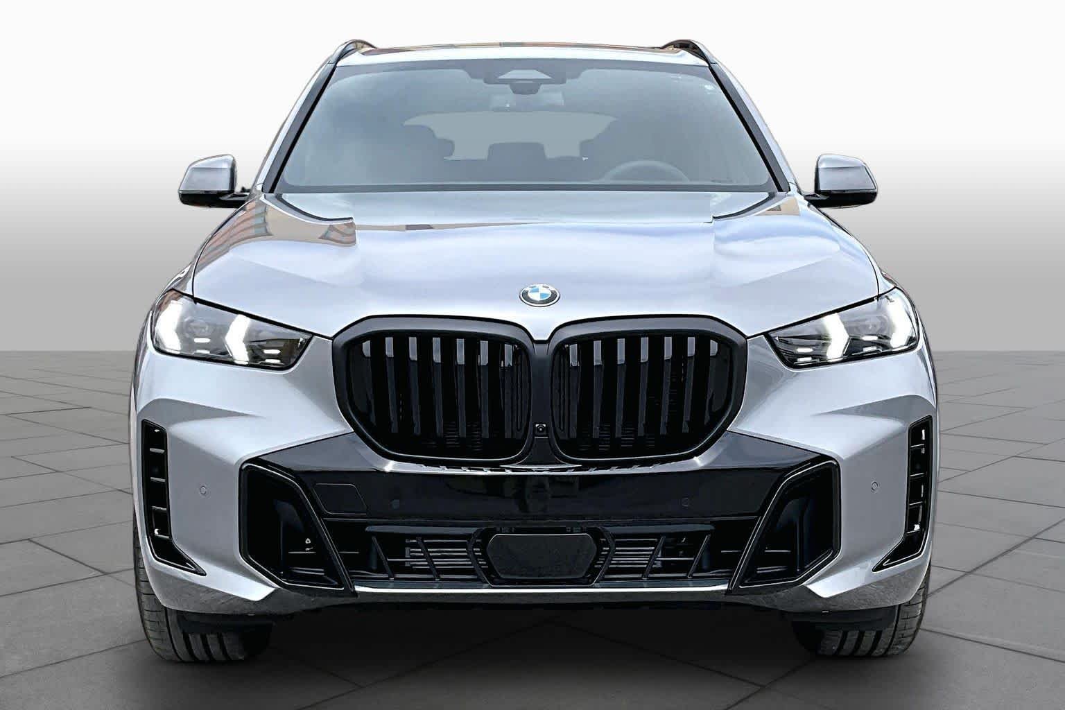 New 2026 Skyscraper Grey Metallic BMW xDrive40i image 3