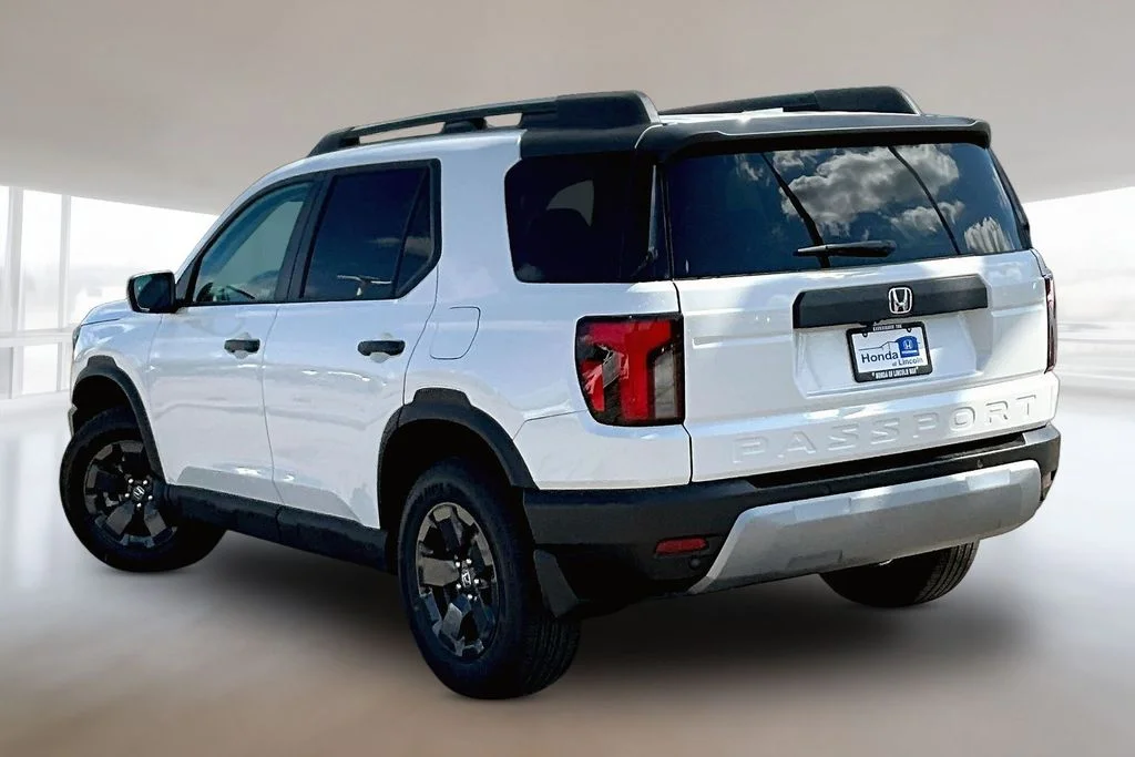 New 2026 Platinum White Pearl Honda RTL image 3