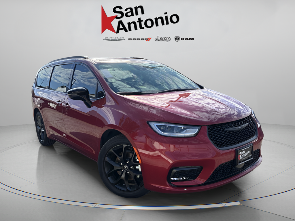 2026 Chrysler Pacifica Select's photo